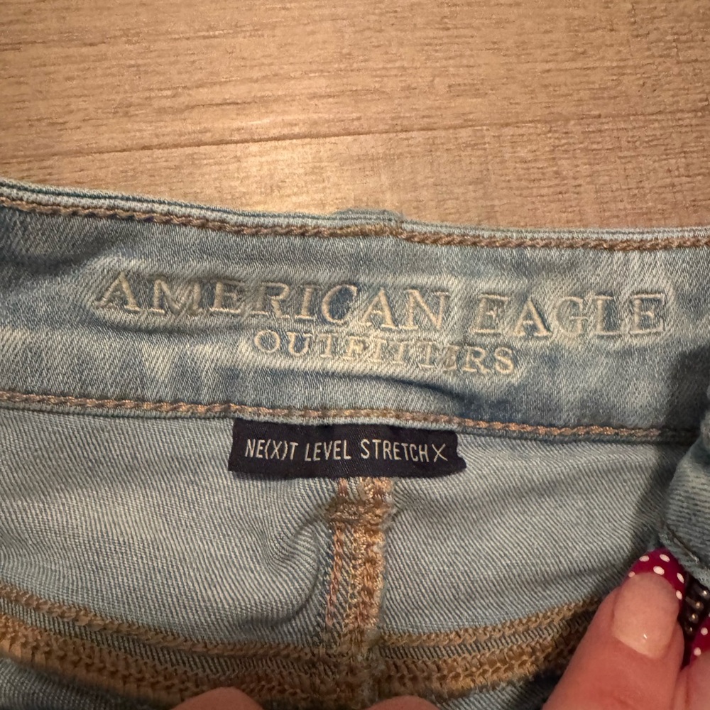 American Eagle Outfitters Light Wash Denim Jean Shorts - Picture 3 of 4